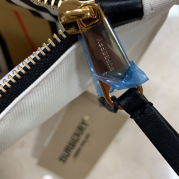 BURBERRY LONDON LARGE CHALK WHITE COTTON POUCH CLUTCH W/ KINGDOM CHECK LINING - Picture 13 of 16